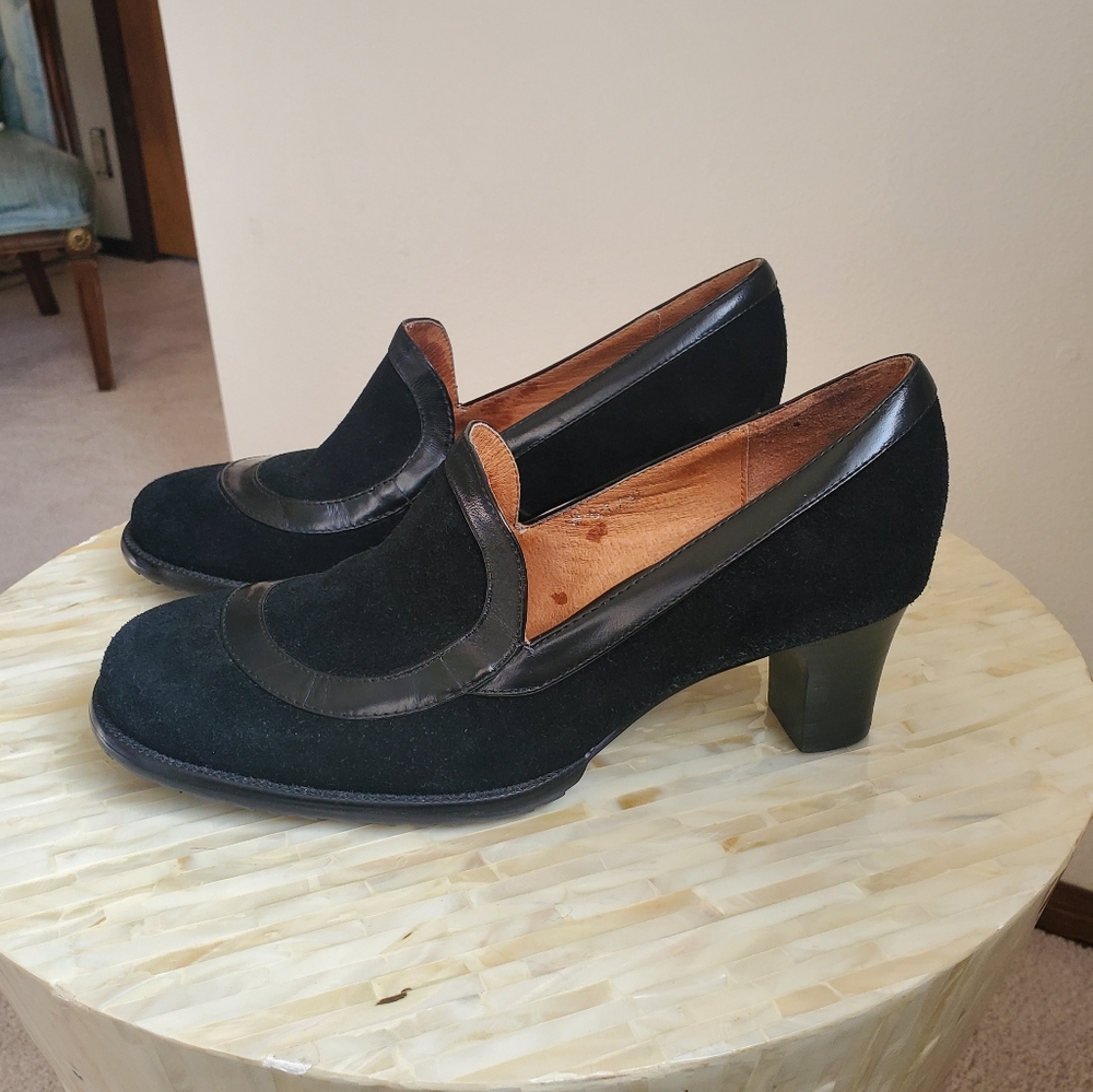 Chocolat brand vintage loafer heels